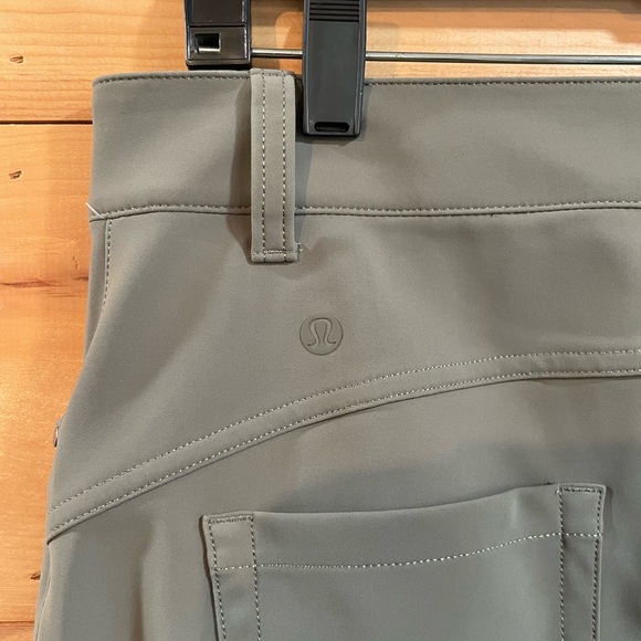 Lululemon City Sleek Slim-Fit 5 Pocket High-Rise Pant in Size 30 Grey Sage - Picture 12 of 15